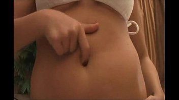Belly button reveal