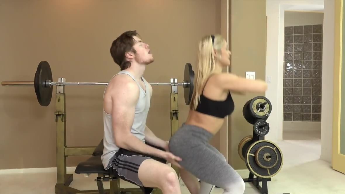 Frostbite reccomend personal trainer gives blowjob